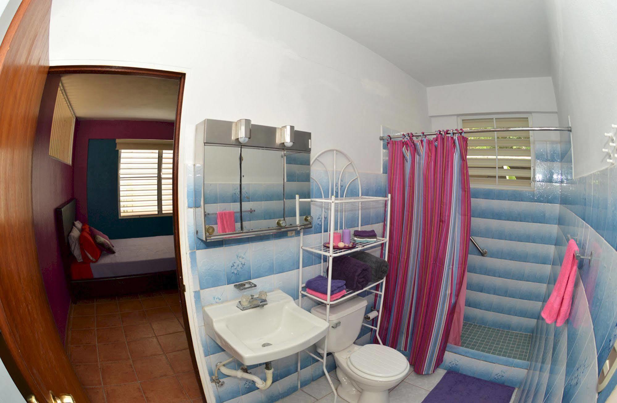 Bed and Breakfast Wssm Surf House Aguadilla Exterior foto